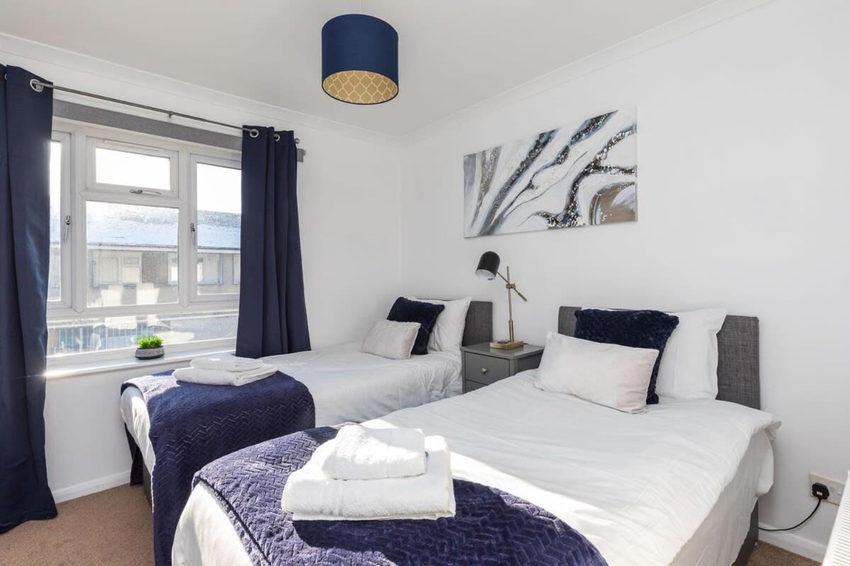19A The Broadwalk - Cozy 1Br In The Heart Of Crawley Near Gatwick Airport Great For Contractors And Flight Crew Students Villa Exterior photo